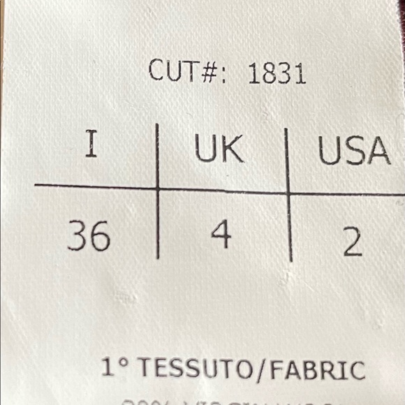 Burberry cashmere/wool blend red coat, button down with belt, size 2. - Picture 6 of 7